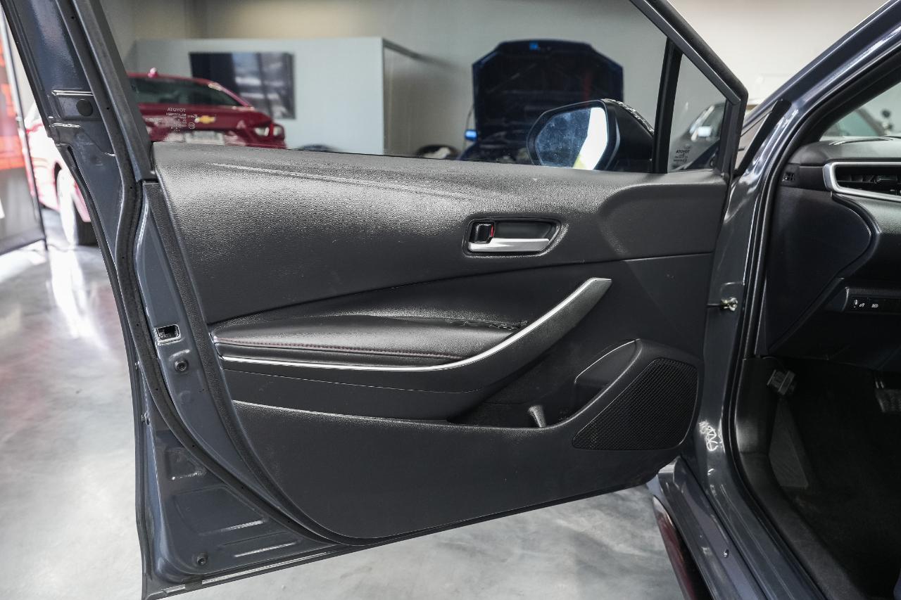 Toyota Corolla SE Nightshade 2023