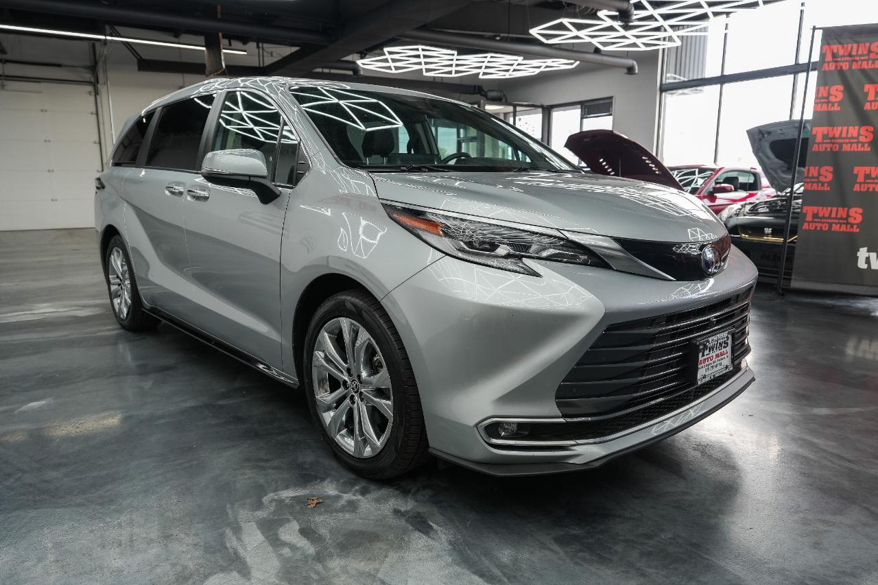 Toyota Sienna Platinum 7-Passenger 2022