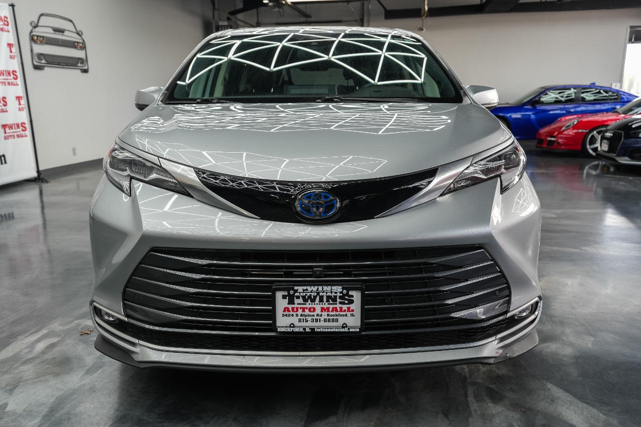 Toyota Sienna Platinum 7-Passenger 2022