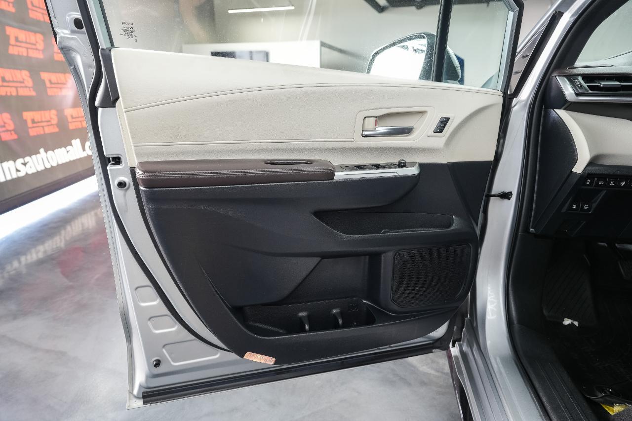 Toyota Sienna Platinum 7-Passenger 2022