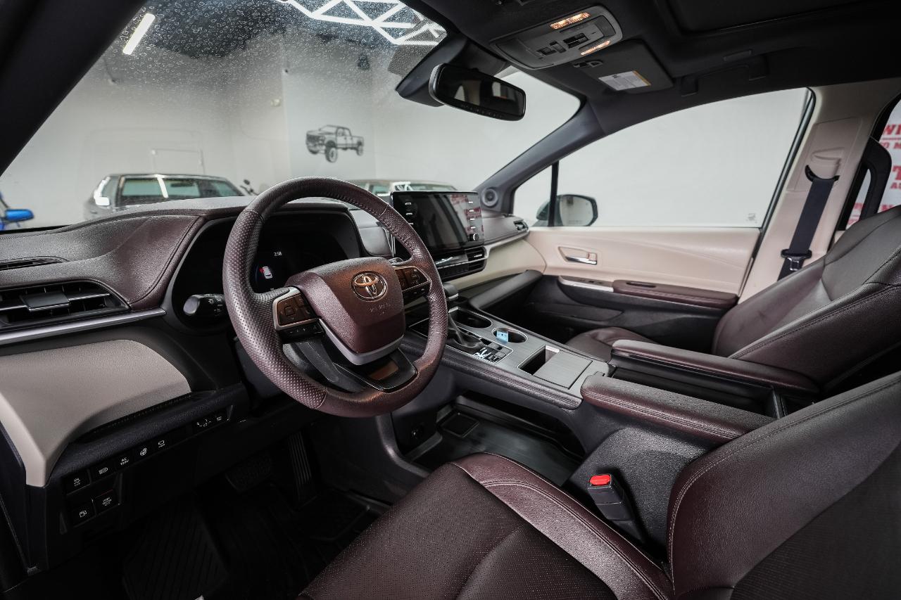 Toyota Sienna Platinum 7-Passenger 2022