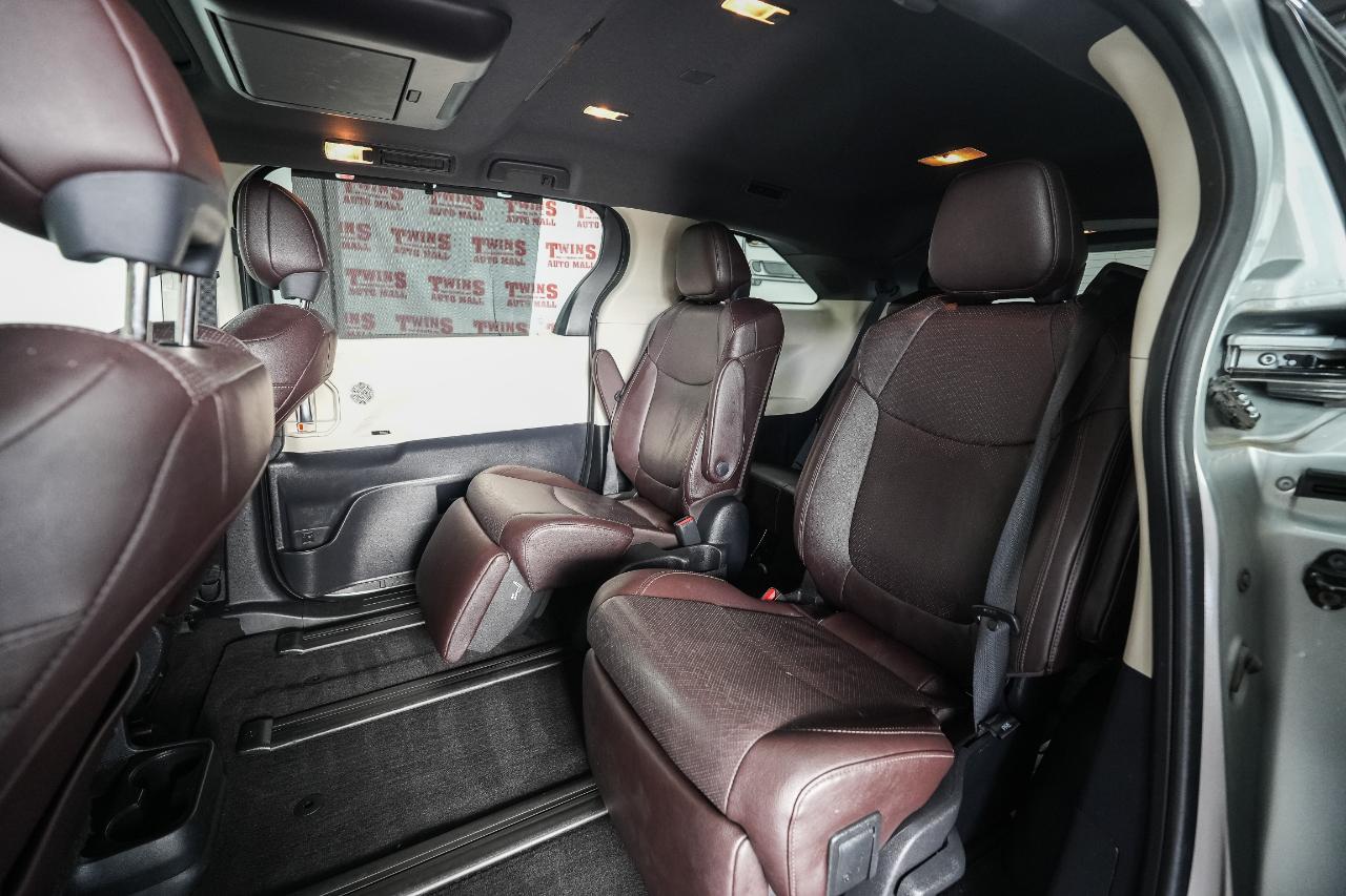 Toyota Sienna Platinum 7-Passenger 2022
