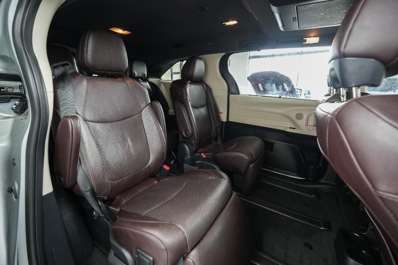Toyota Sienna Platinum 7-Passenger 2022