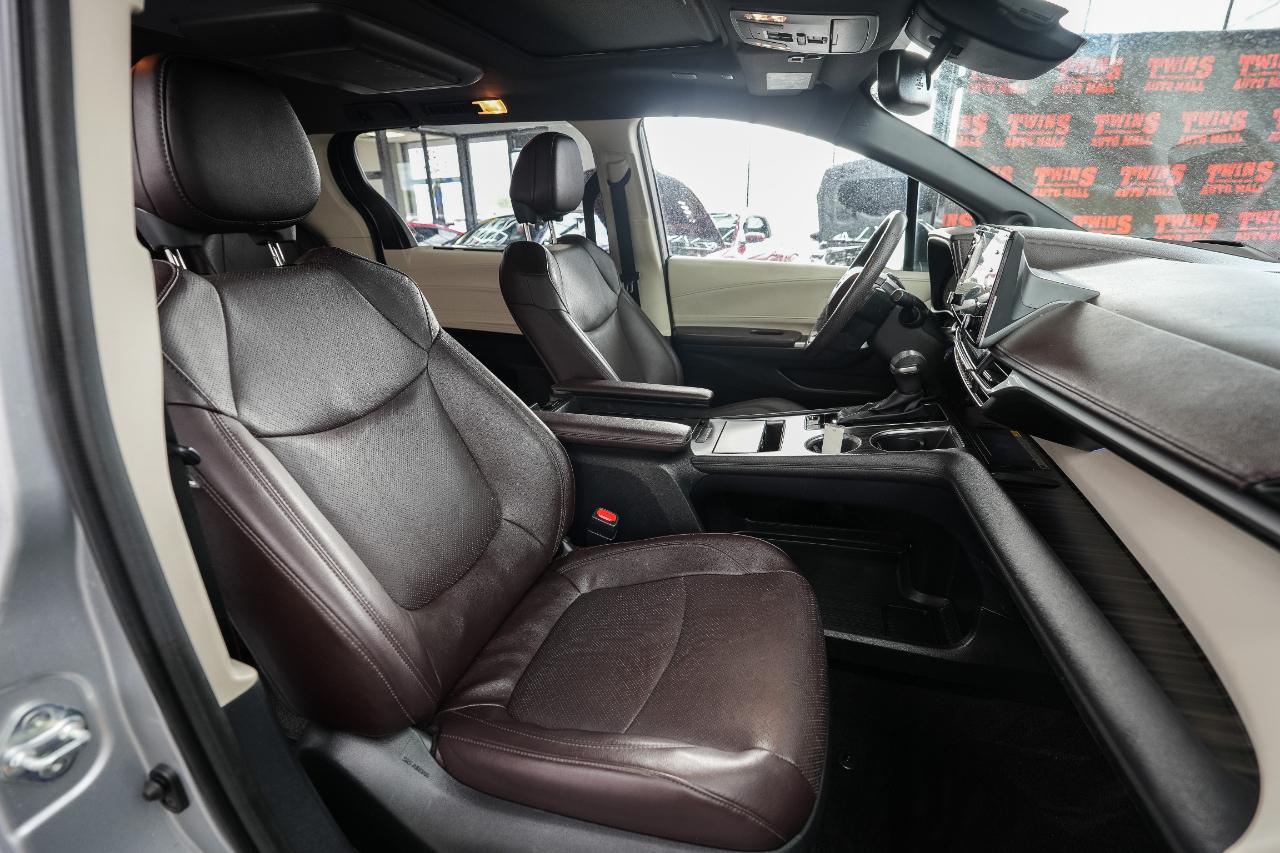 Toyota Sienna Platinum 7-Passenger 2022