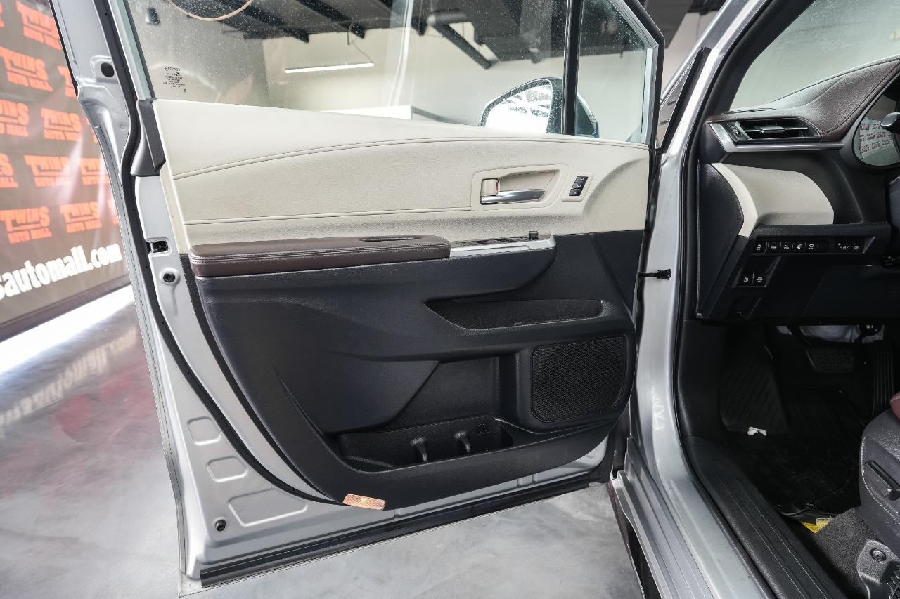Toyota Sienna Platinum 7-Passenger 2022