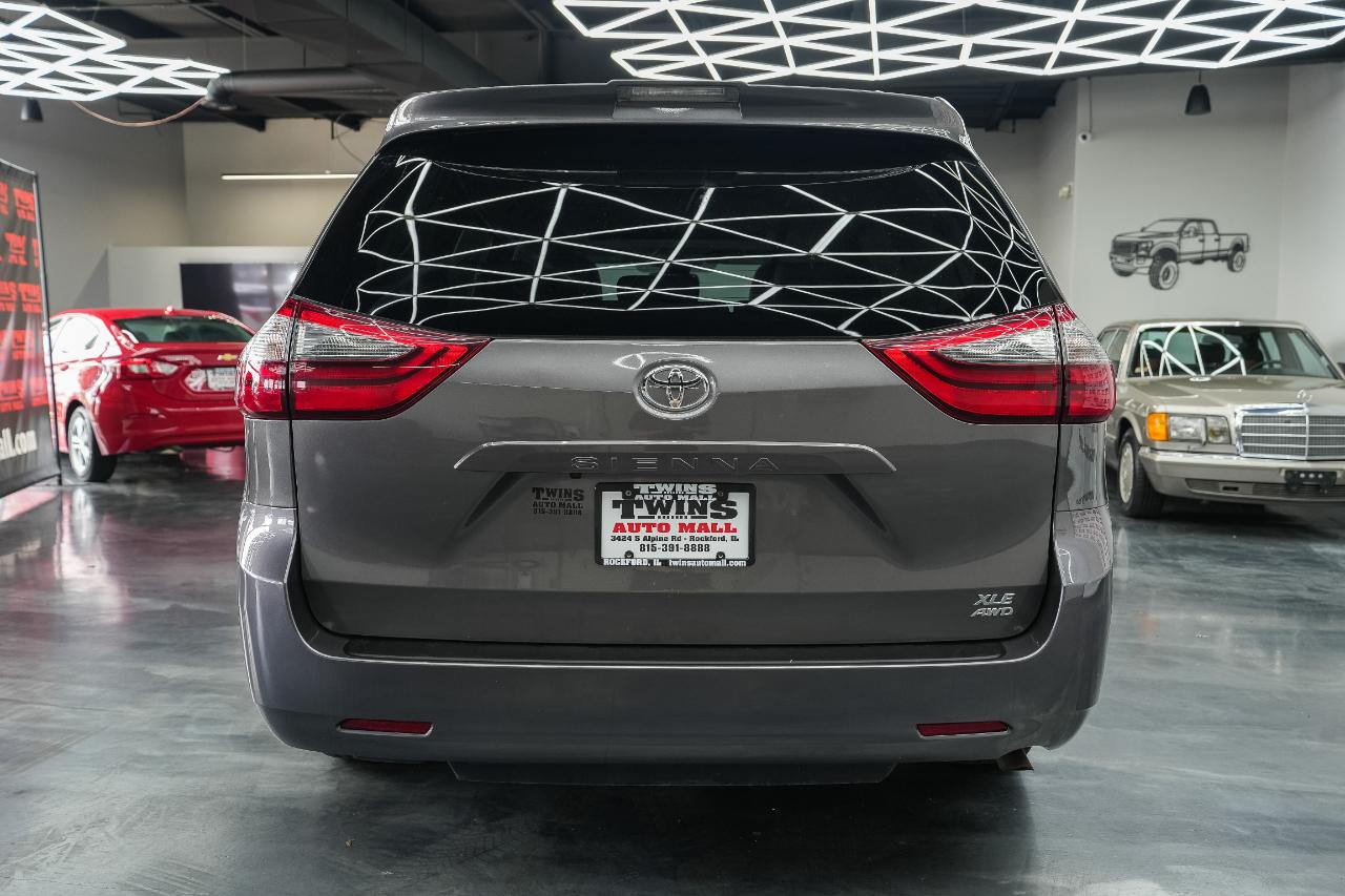 Toyota Sienna XLE 7-Passenger AWD 2020