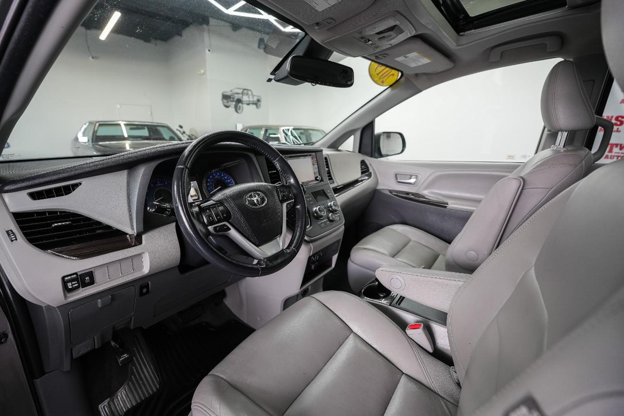 Toyota Sienna XLE 7-Passenger AWD 2020
