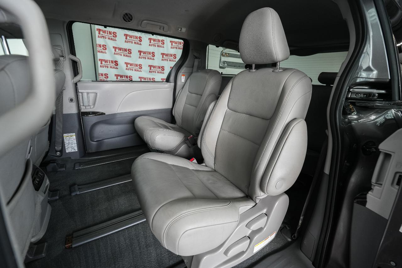 Toyota Sienna XLE 7-Passenger AWD 2020