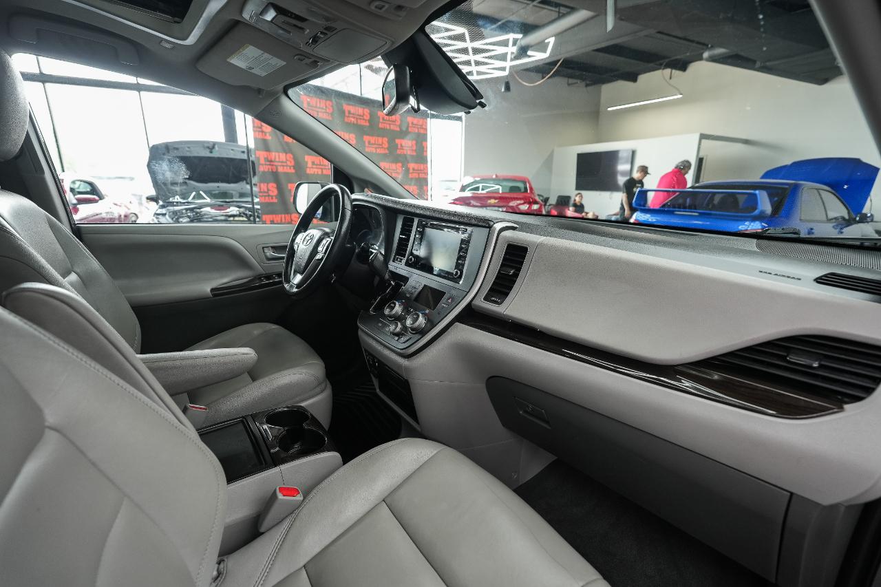 Toyota Sienna XLE 7-Passenger AWD 2020