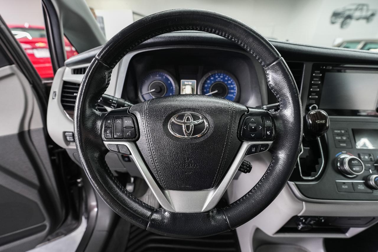 Toyota Sienna XLE 7-Passenger AWD 2020