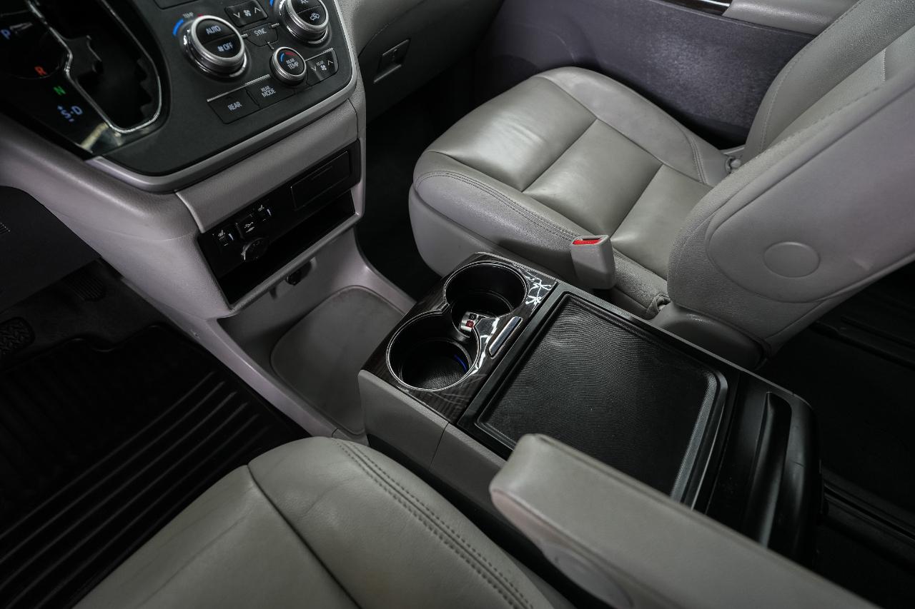 Toyota Sienna XLE 7-Passenger AWD 2020