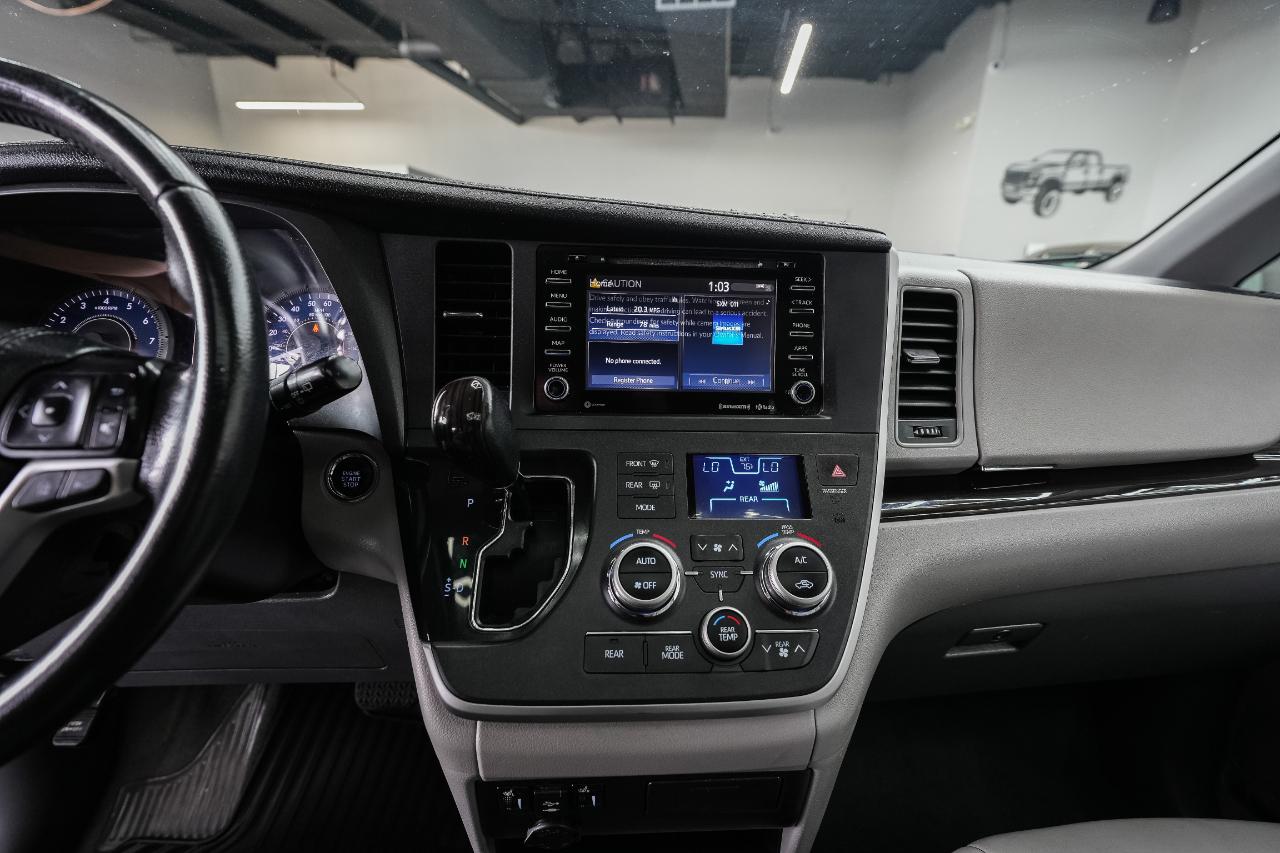 Toyota Sienna XLE 7-Passenger AWD 2020
