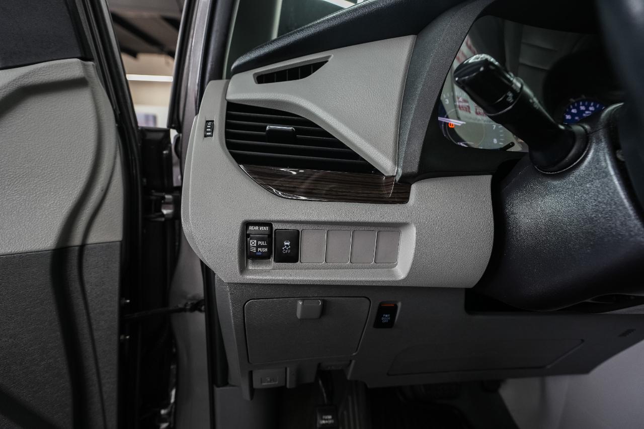 Toyota Sienna XLE 7-Passenger AWD 2020