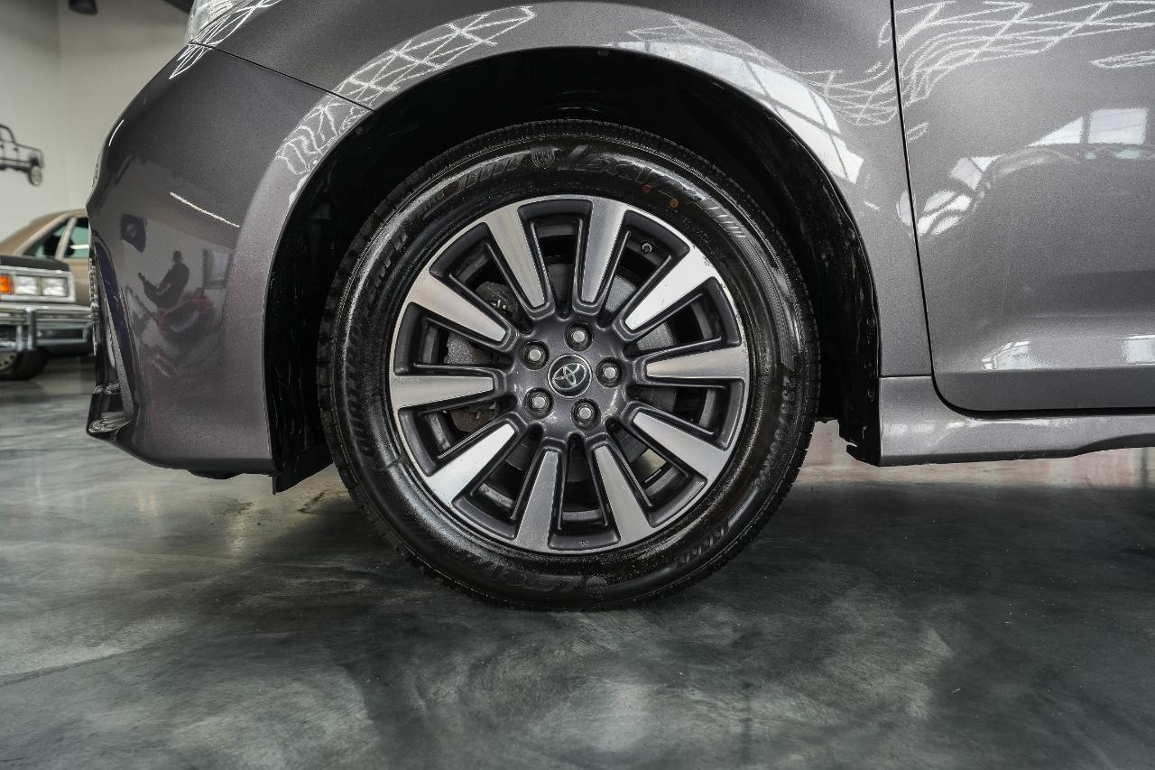 Toyota Sienna XLE 7-Passenger AWD 2020