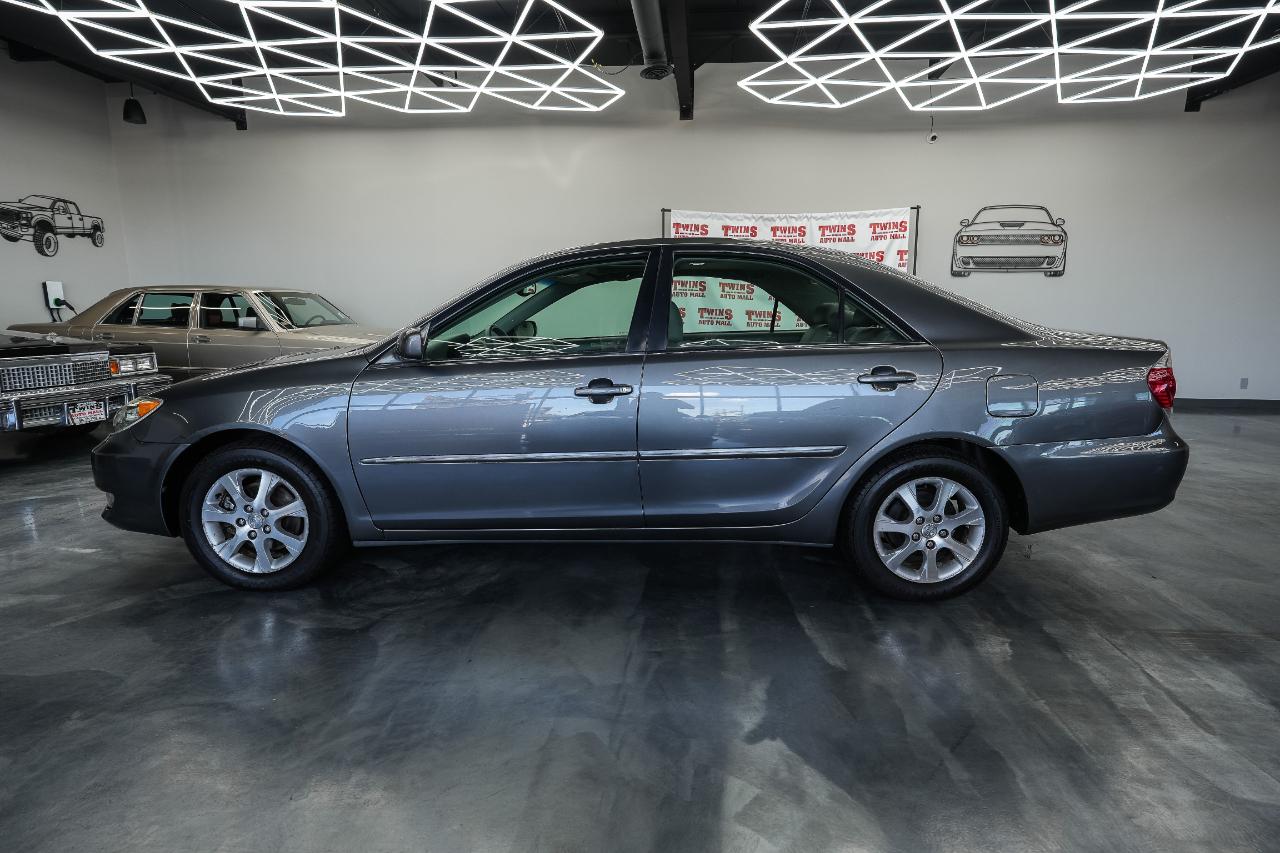 Toyota Camry LE V6 2005