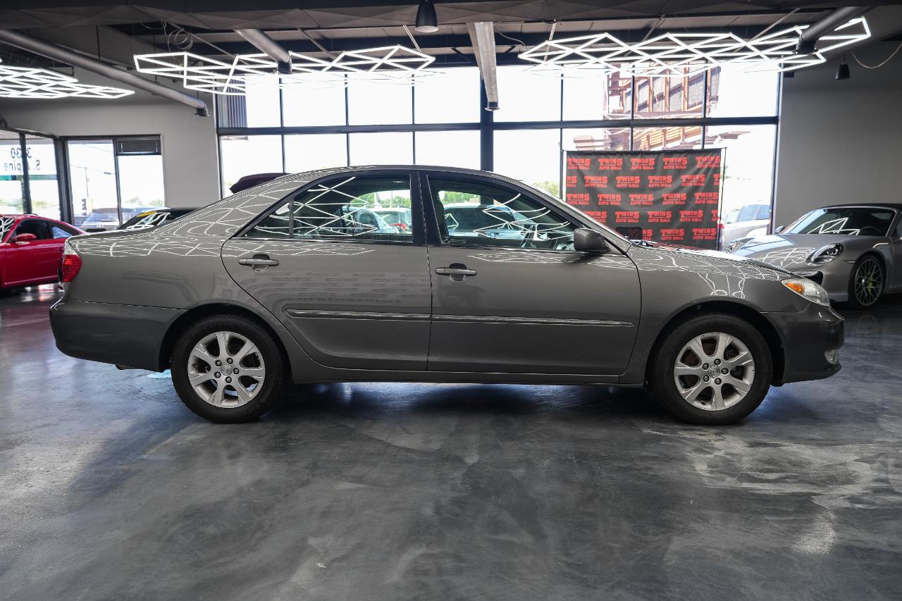 Toyota Camry LE V6 2005