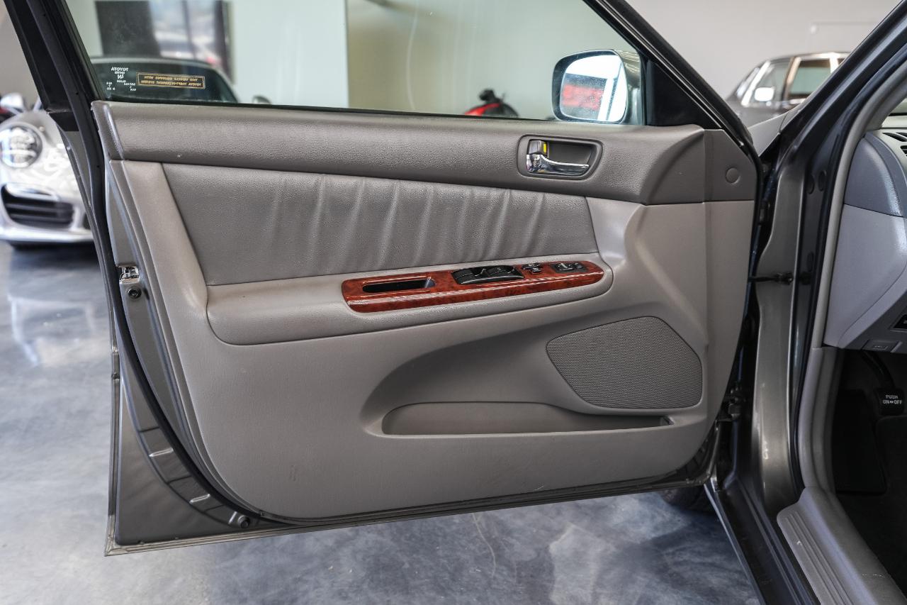 Toyota Camry LE V6 2005
