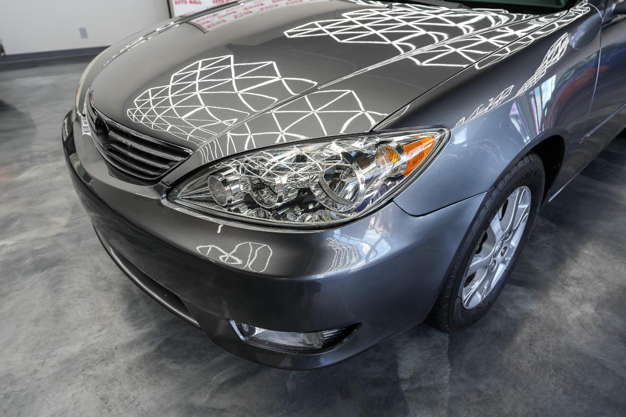 Toyota Camry LE V6 2005