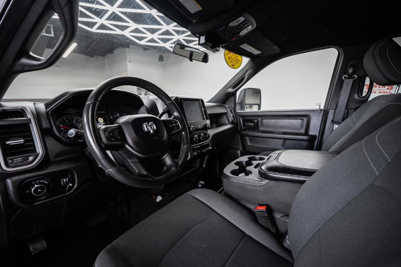 RAM 3500 Tradesman Crew Cab 4WD DRW 2024