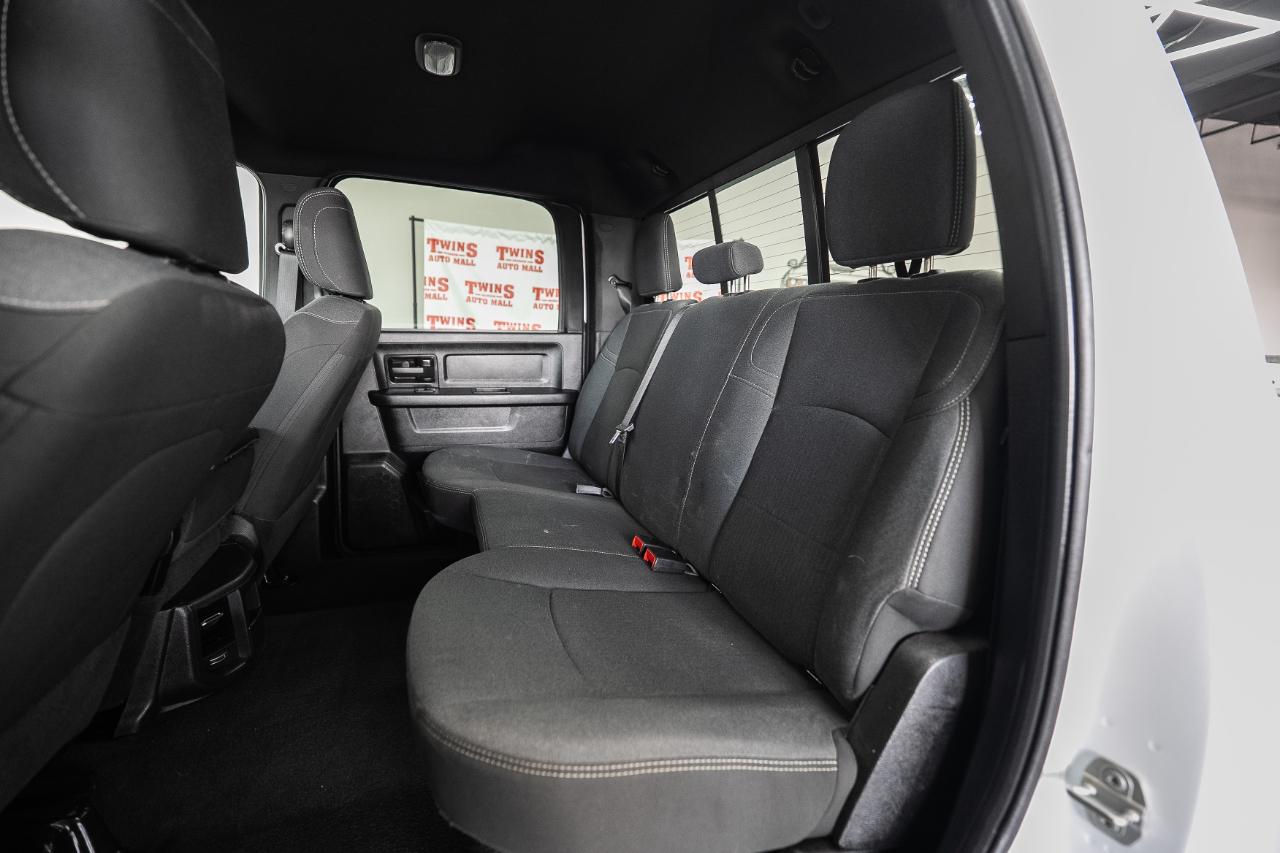 RAM 3500 Tradesman Crew Cab 4WD DRW 2024