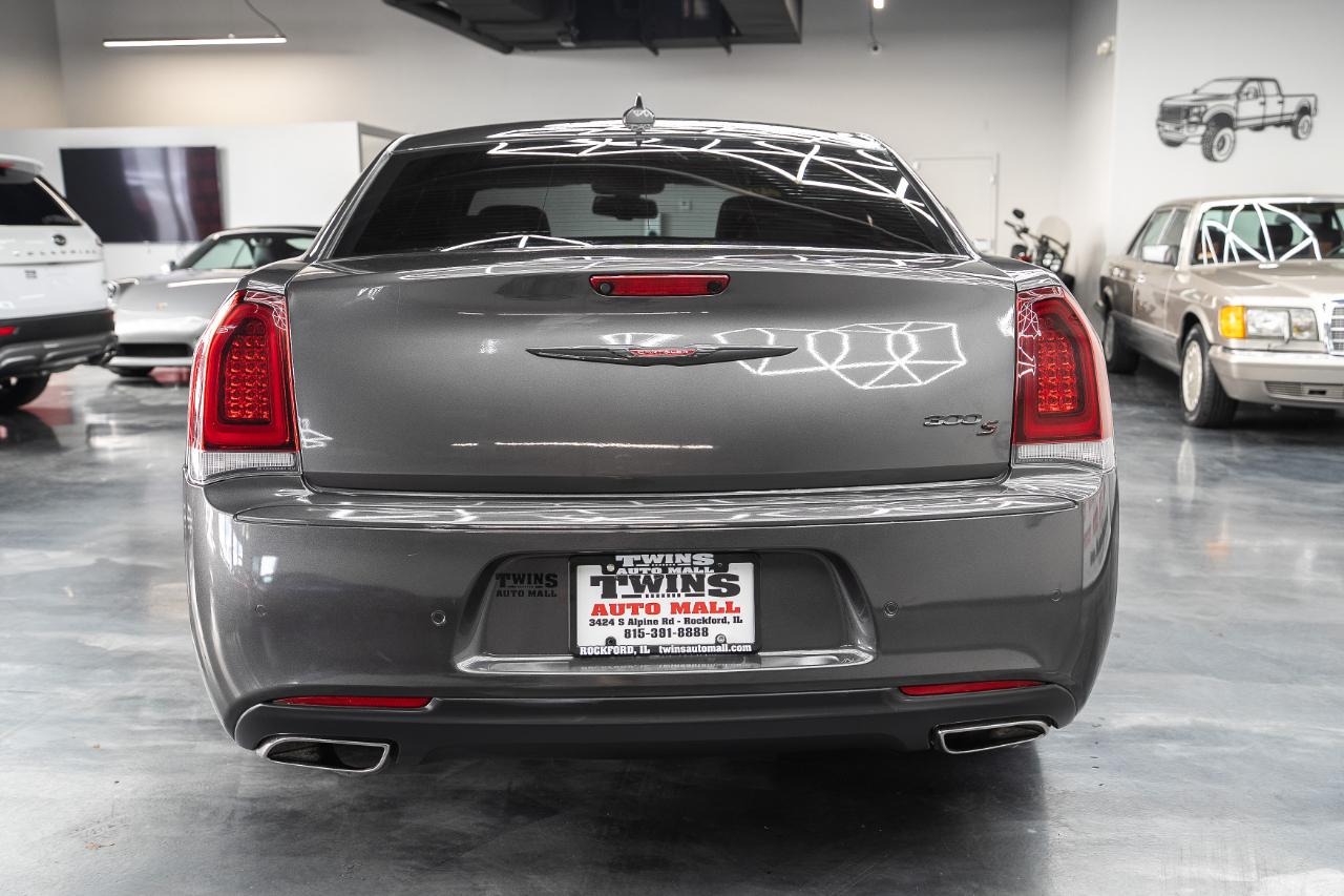 Chrysler 300 S V6 RWD 2021