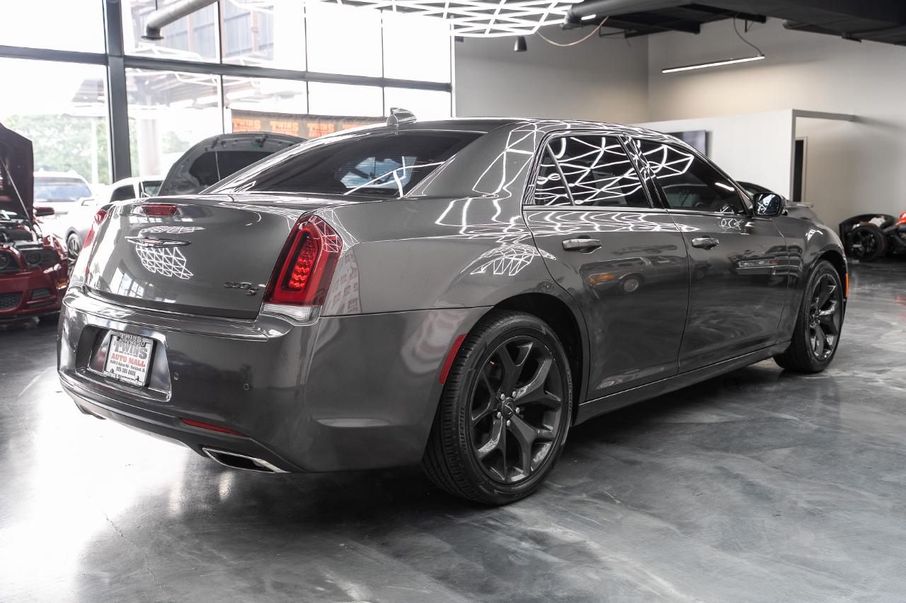 Chrysler 300 S V6 RWD 2021