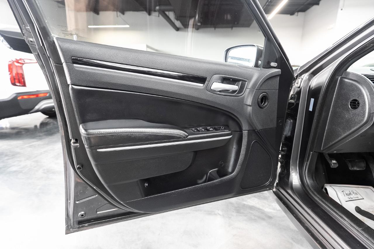 Chrysler 300 S V6 RWD 2021