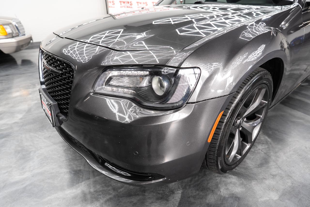 Chrysler 300 S V6 RWD 2021