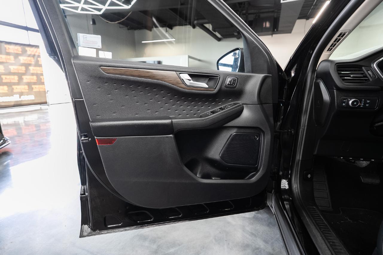 Ford Escape Hybrid Titanium AWD 2020