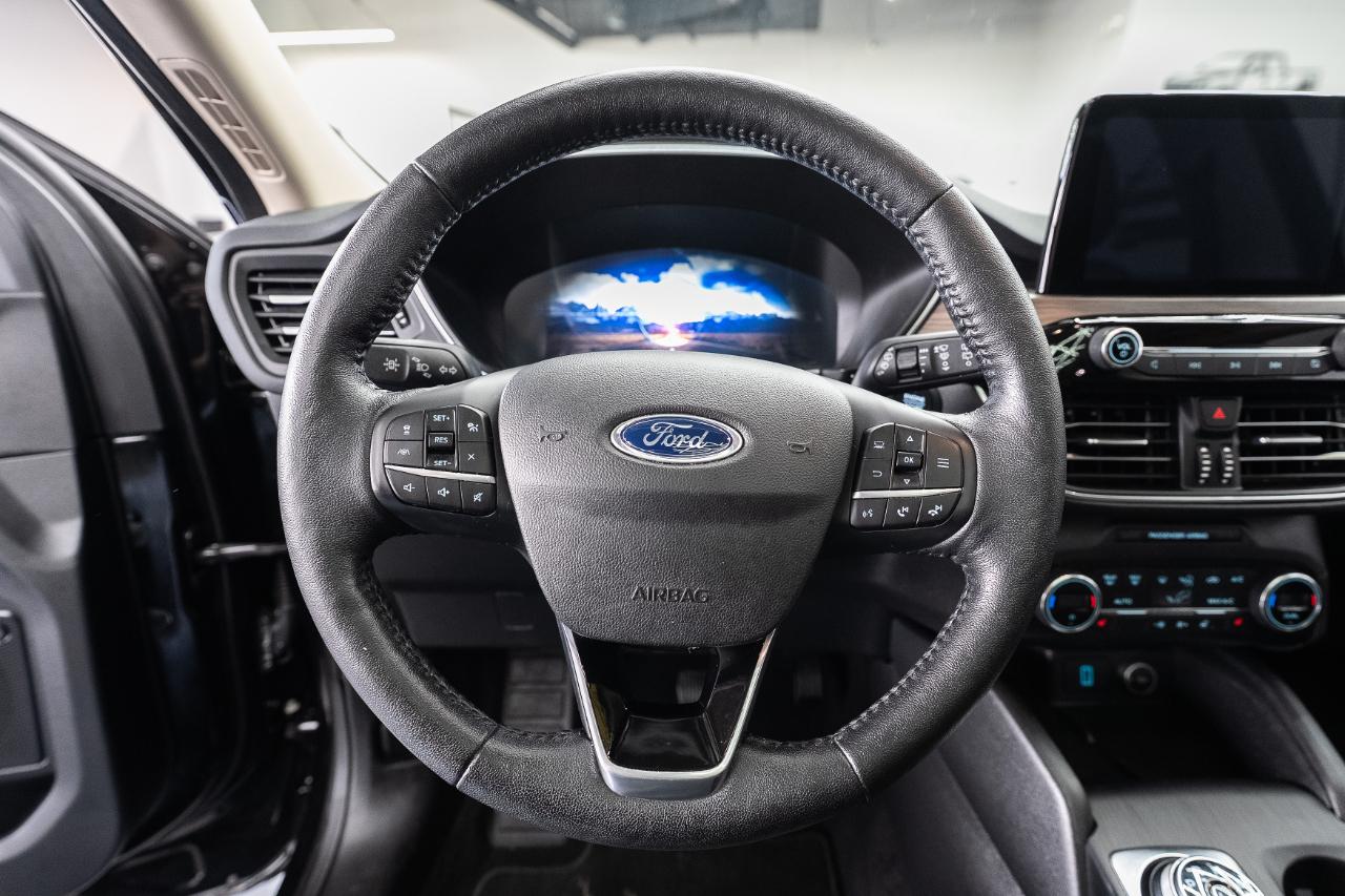Ford Escape Hybrid Titanium AWD 2020