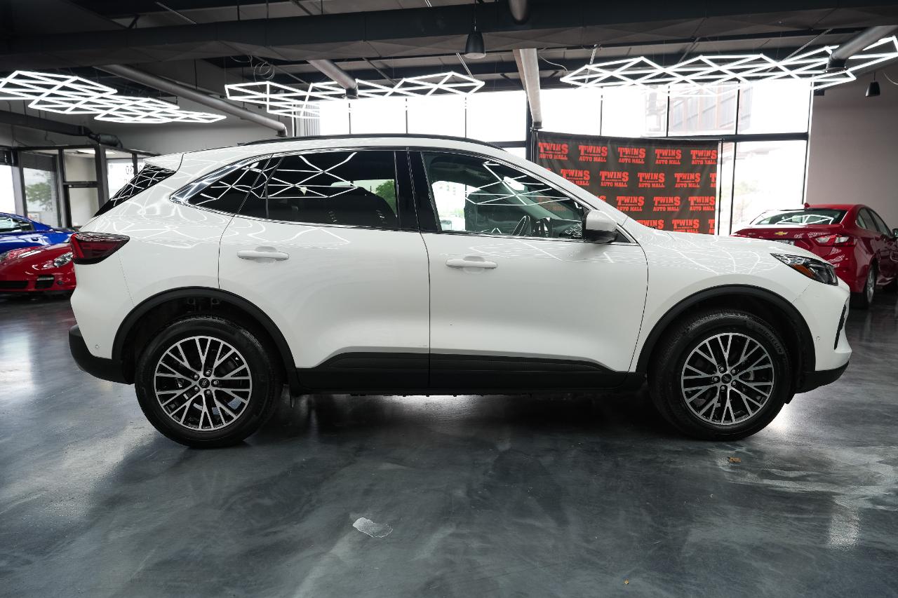 Ford Escape Plug-in Hybrid Base 2024