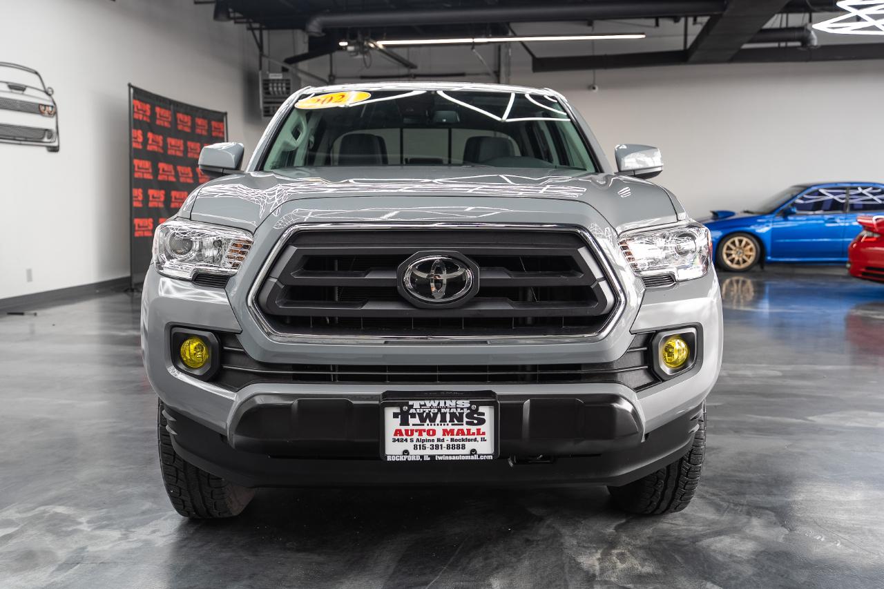 Toyota Tacoma 4WD Double Cab V6 AT SR5 (Natl) 2021