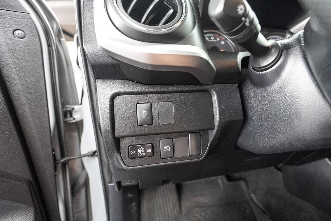 Toyota Tacoma 4WD Double Cab V6 AT SR5 (Natl) 2021