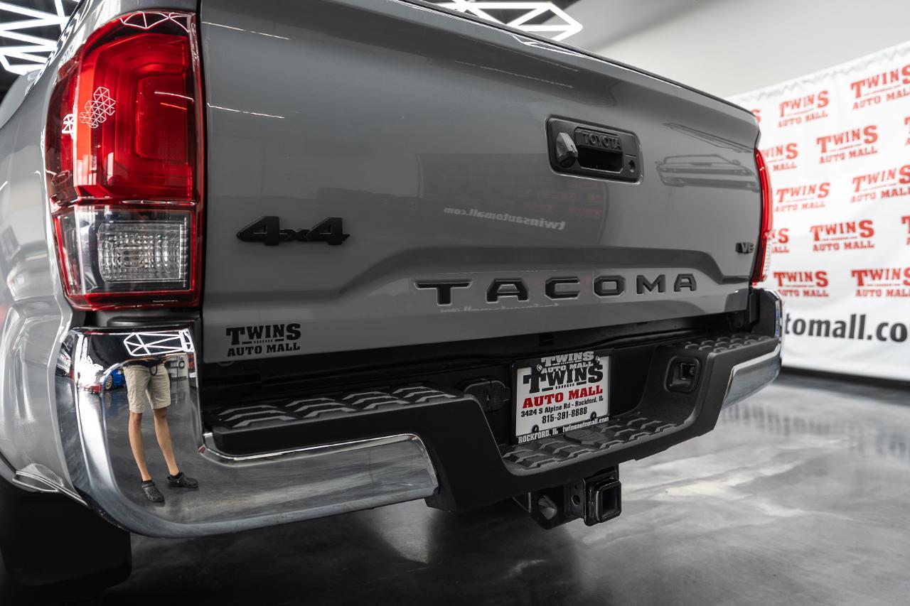 Toyota Tacoma 4WD Double Cab V6 AT SR5 (Natl) 2021