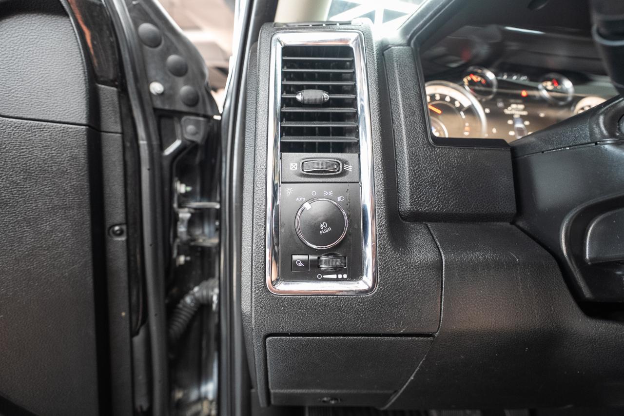 RAM 1500 Laramie Crew Cab SWB 4WD 2018