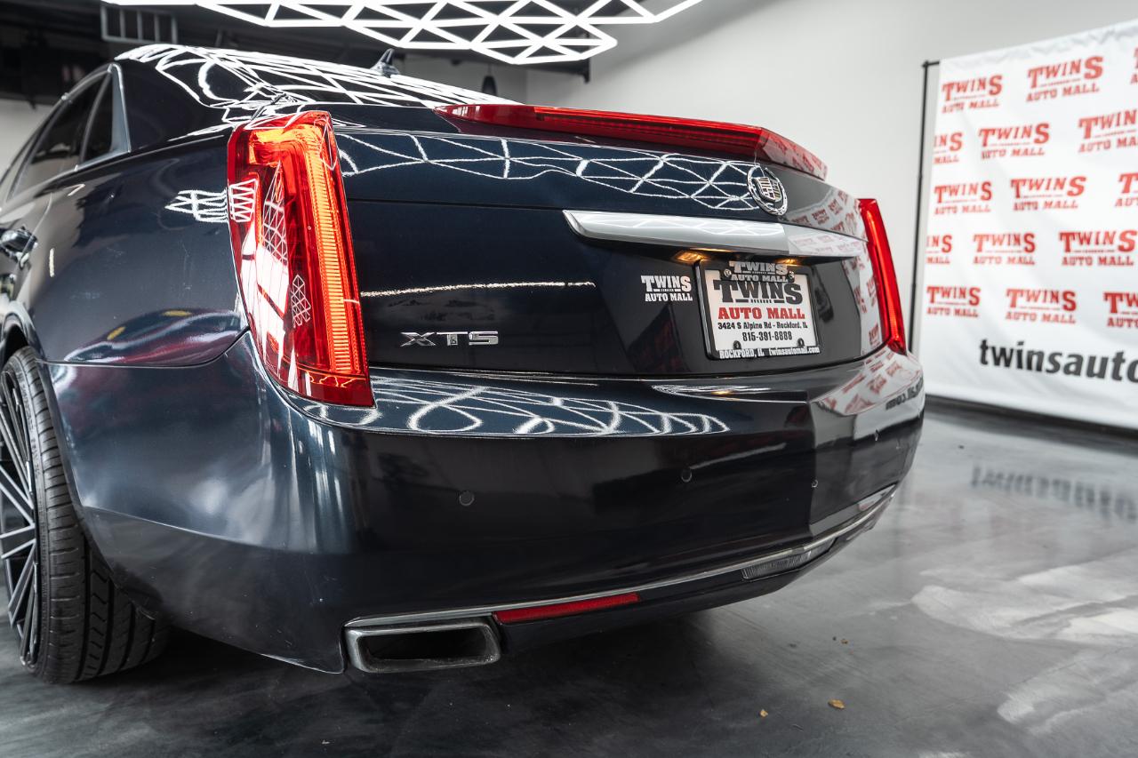 Cadillac XTS Luxury 2013