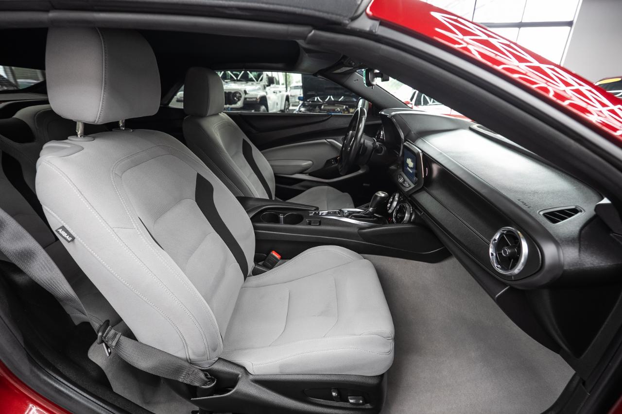 Chevrolet Camaro 1LT Convertible 8A 2023