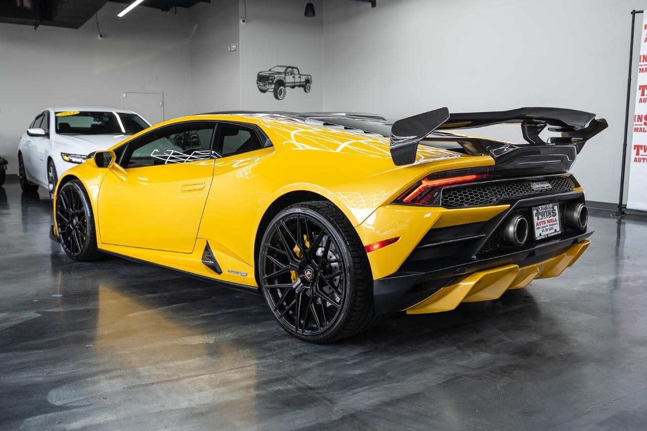 Lamborghini Huracan EVO Coupe 2022