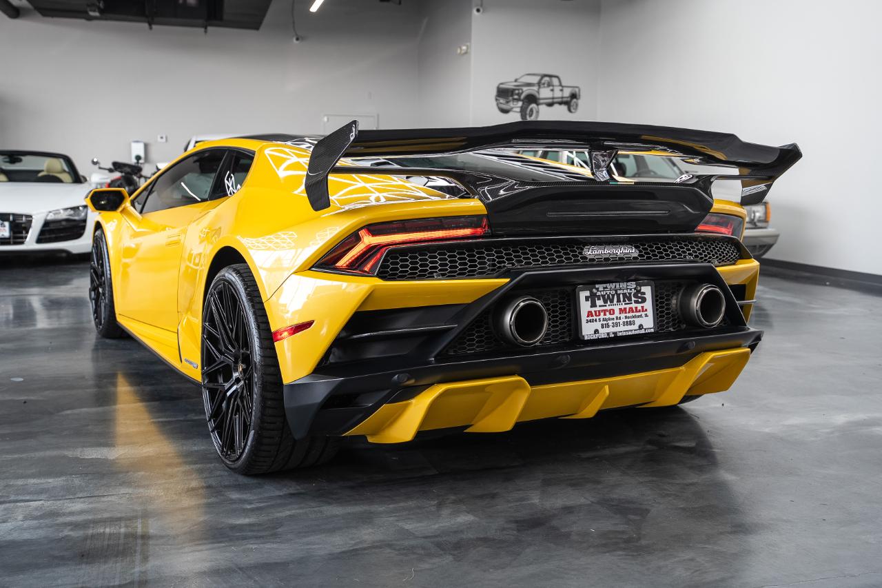 Lamborghini Huracan EVO Coupe 2022