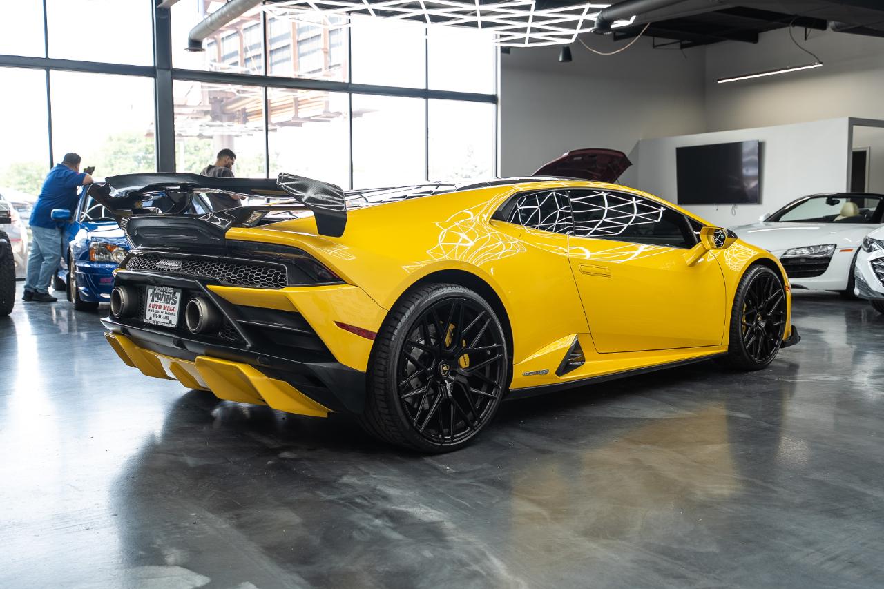 Lamborghini Huracan EVO Coupe 2022