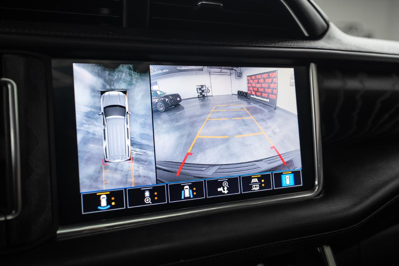 GMC Yukon XL Denali 4WD 2021