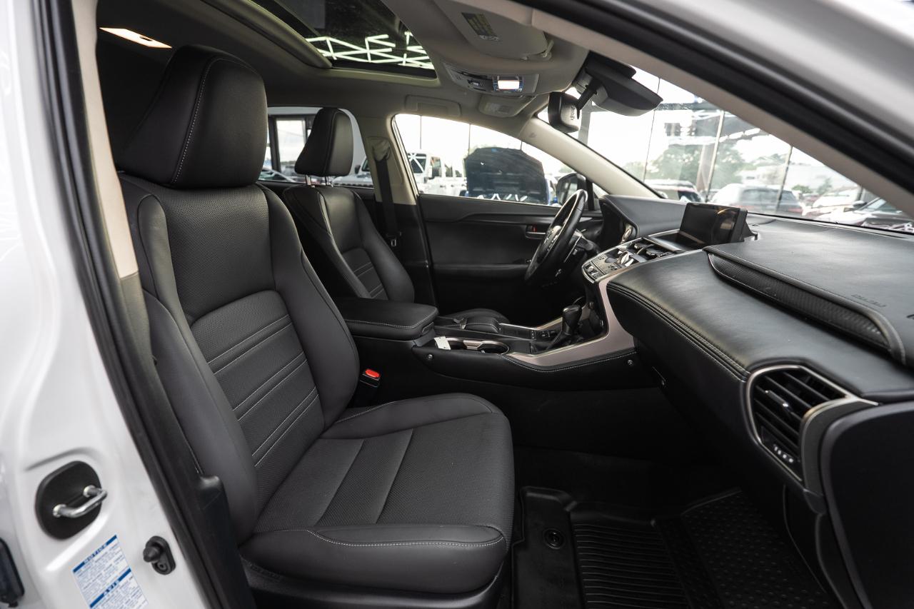 Lexus NX 300 Premium AWD 2021