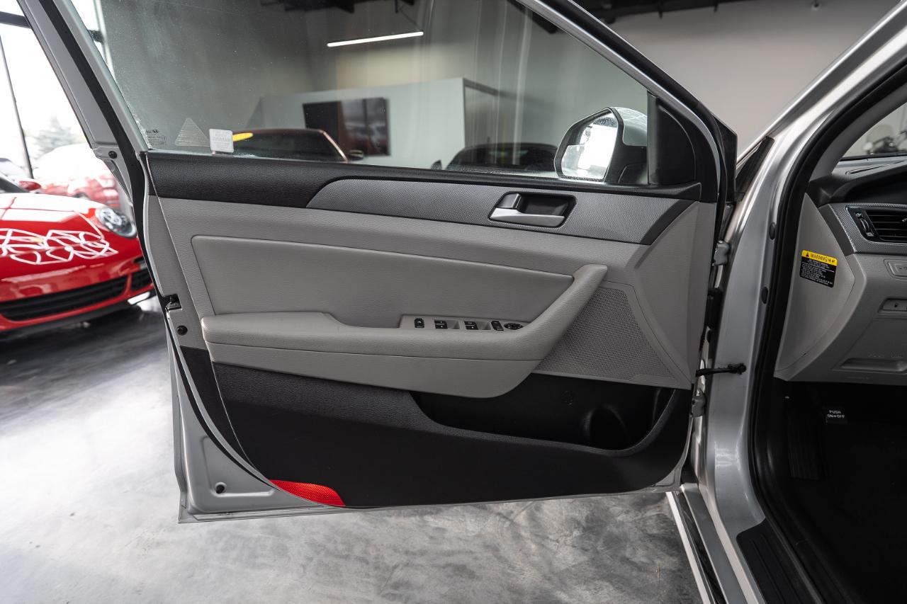Hyundai Sonata Hybrid Base 2016