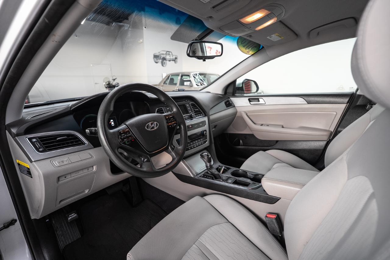 Hyundai Sonata Hybrid Base 2016