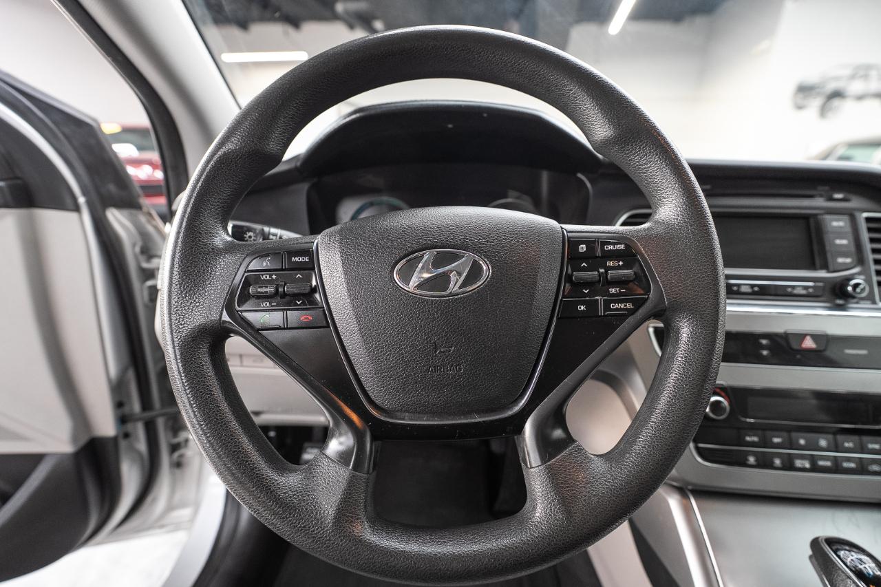 Hyundai Sonata Hybrid Base 2016