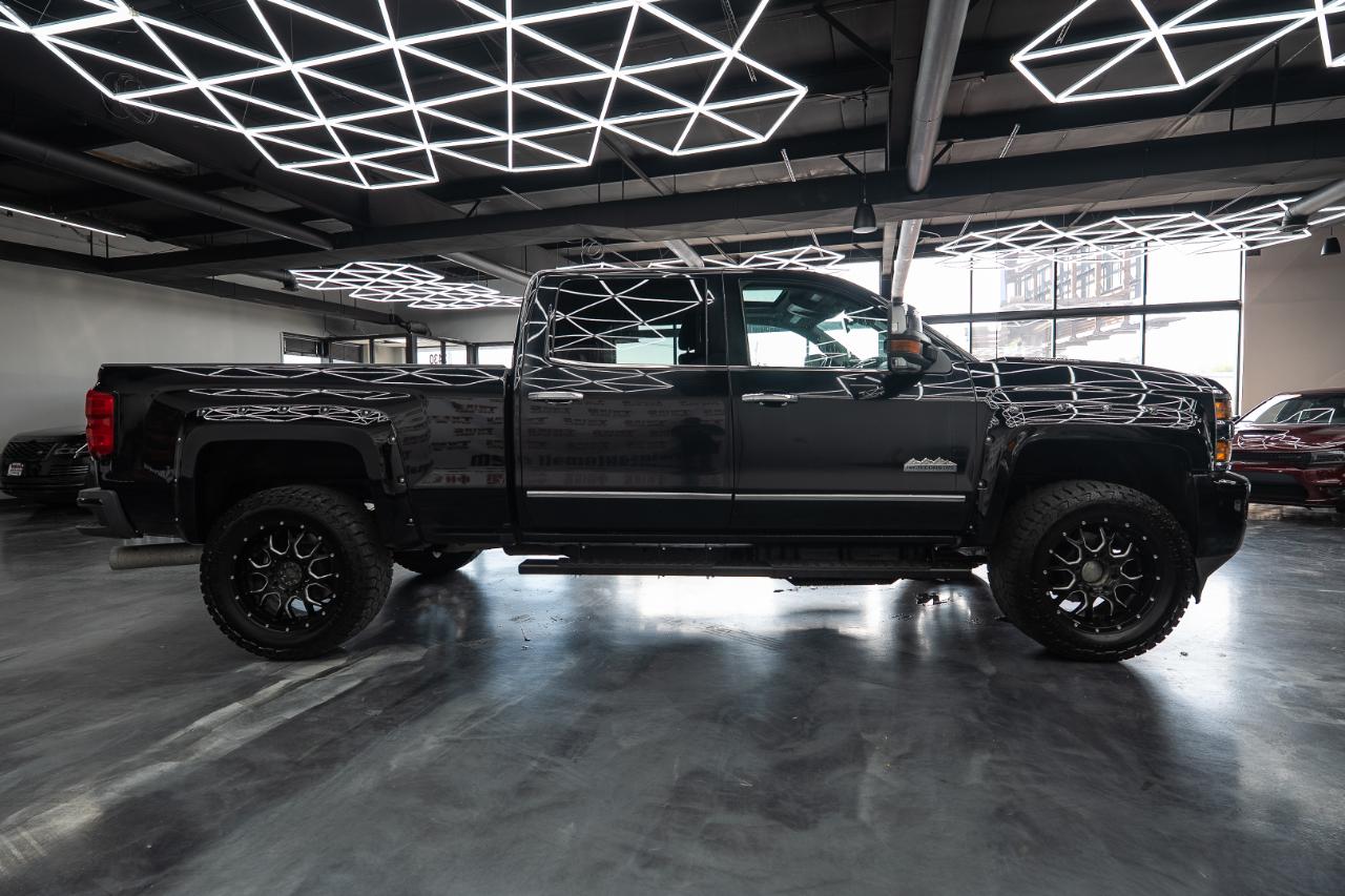 Chevrolet Silverado 2500HD 4WD Crew Cab 153.7" High Country 2017