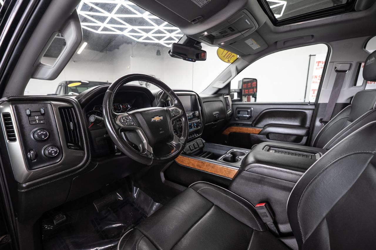 Chevrolet Silverado 2500HD 4WD Crew Cab 153.7" High Country 2017