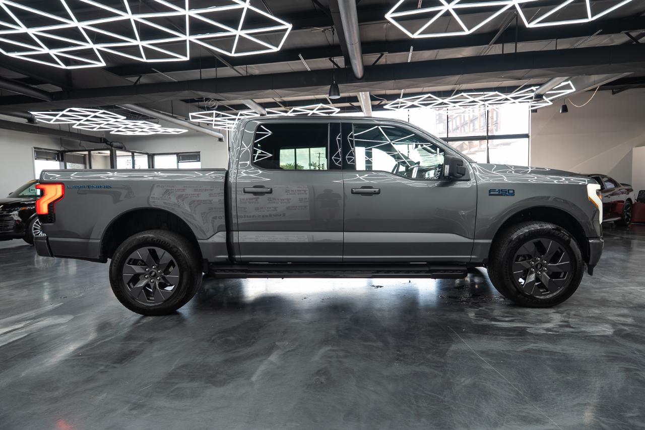 Ford F-150 Lightning Flash 4WD SuperCrew 5.5' Box 2024