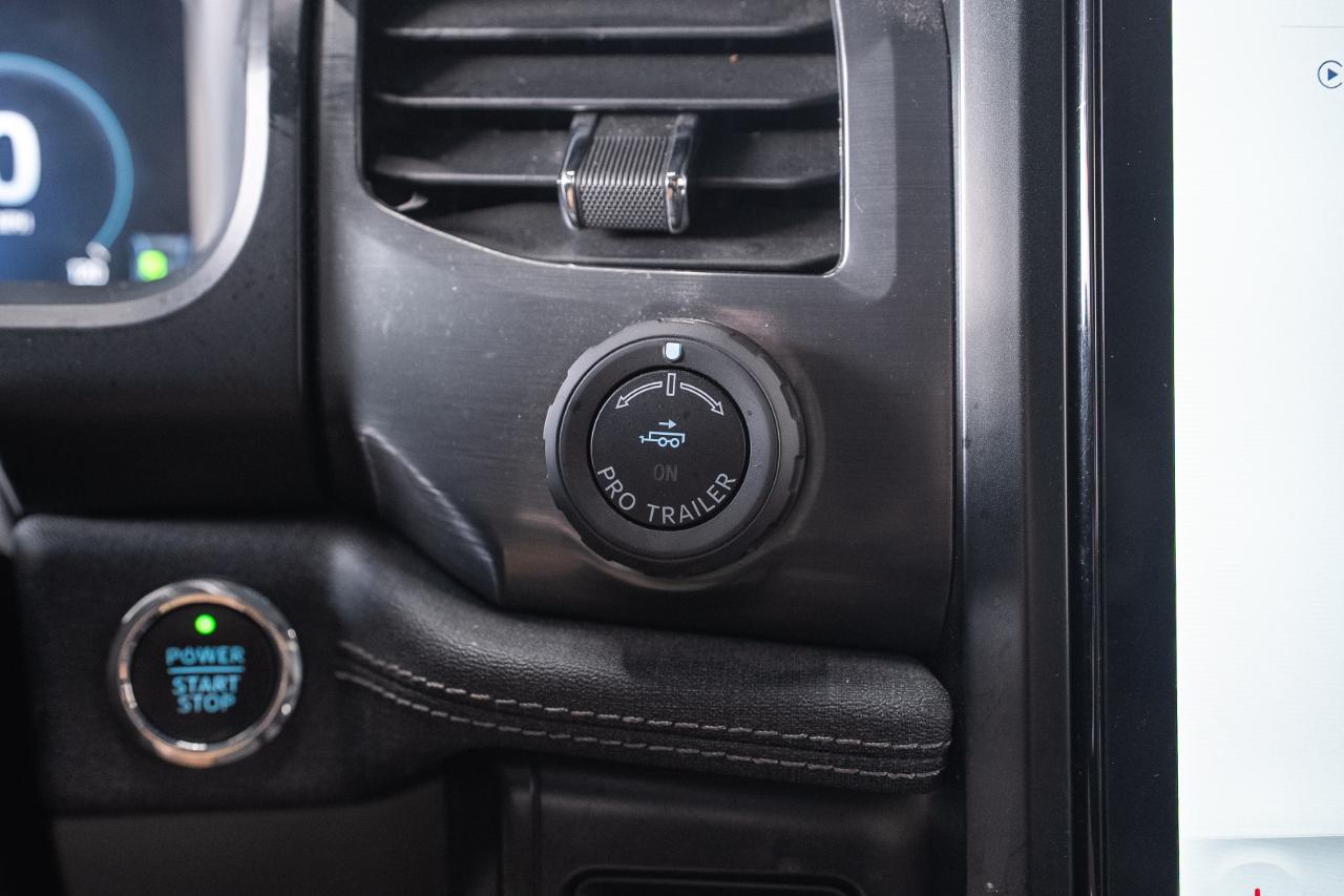 Ford F-150 Lightning Flash 4WD SuperCrew 5.5' Box 2024