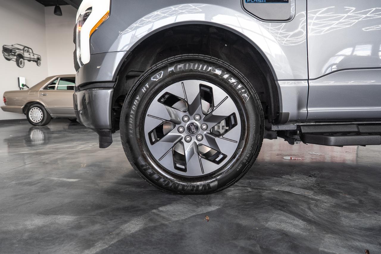 Ford F-150 Lightning Flash 4WD SuperCrew 5.5' Box 2024